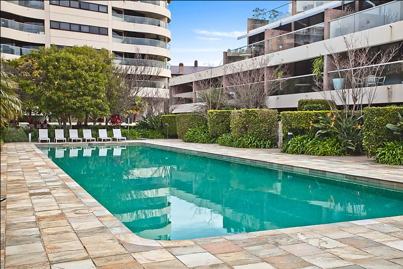 darlinghurst swimming pool horizon building harry seidler xavier hinde interiors interior design sydney australia